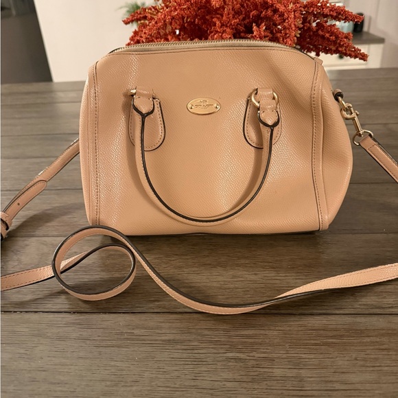 Coach Tan Leather Women's Bag - Picture 3 of 12